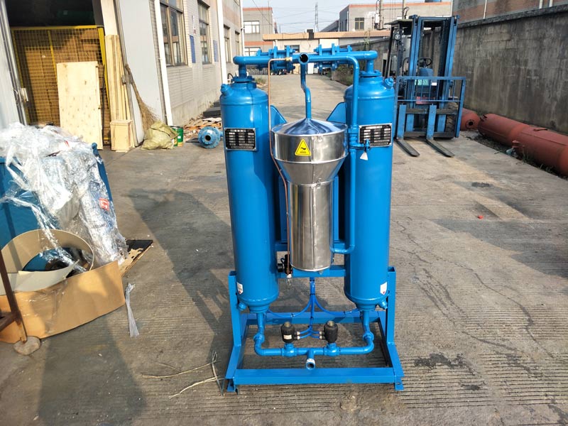 微熱再生吸附式干燥機(jī)應(yīng)歸哪一類干燥機(jī)?